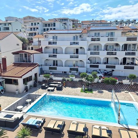 Luxury Apartments Silva With Sea View Okrug Gornji Luaran gambar