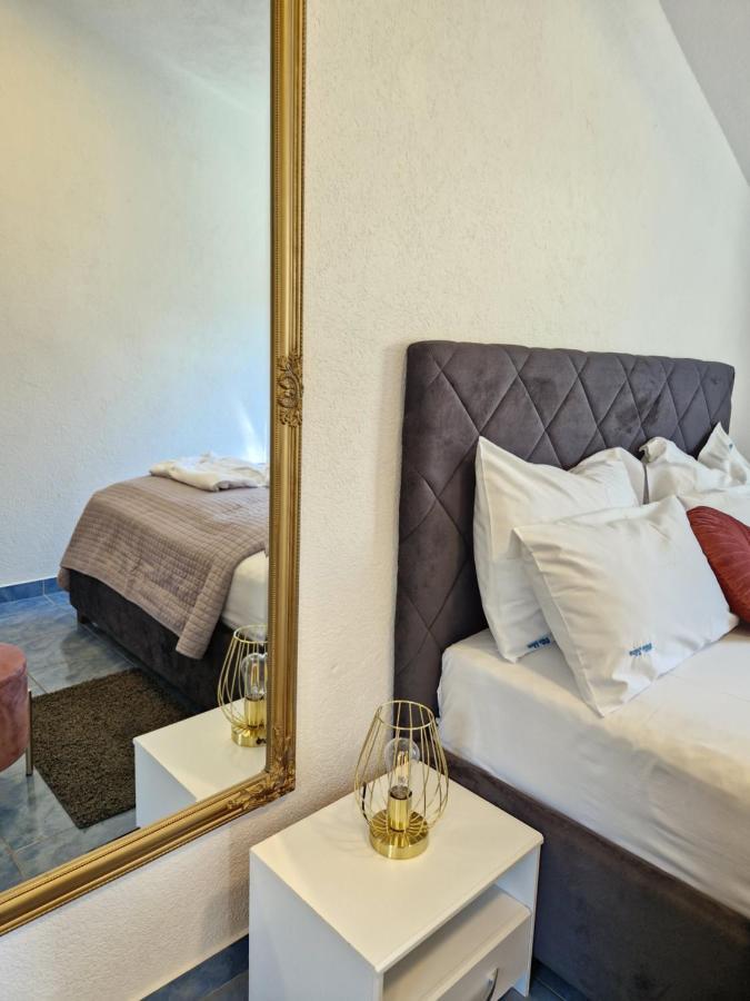 Luxury Apartments Silva With Sea View Okrug Gornji Luaran gambar