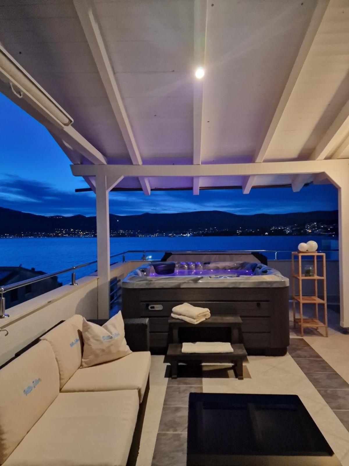 Luxury Apartments Silva With Sea View Okrug Gornji Luaran gambar