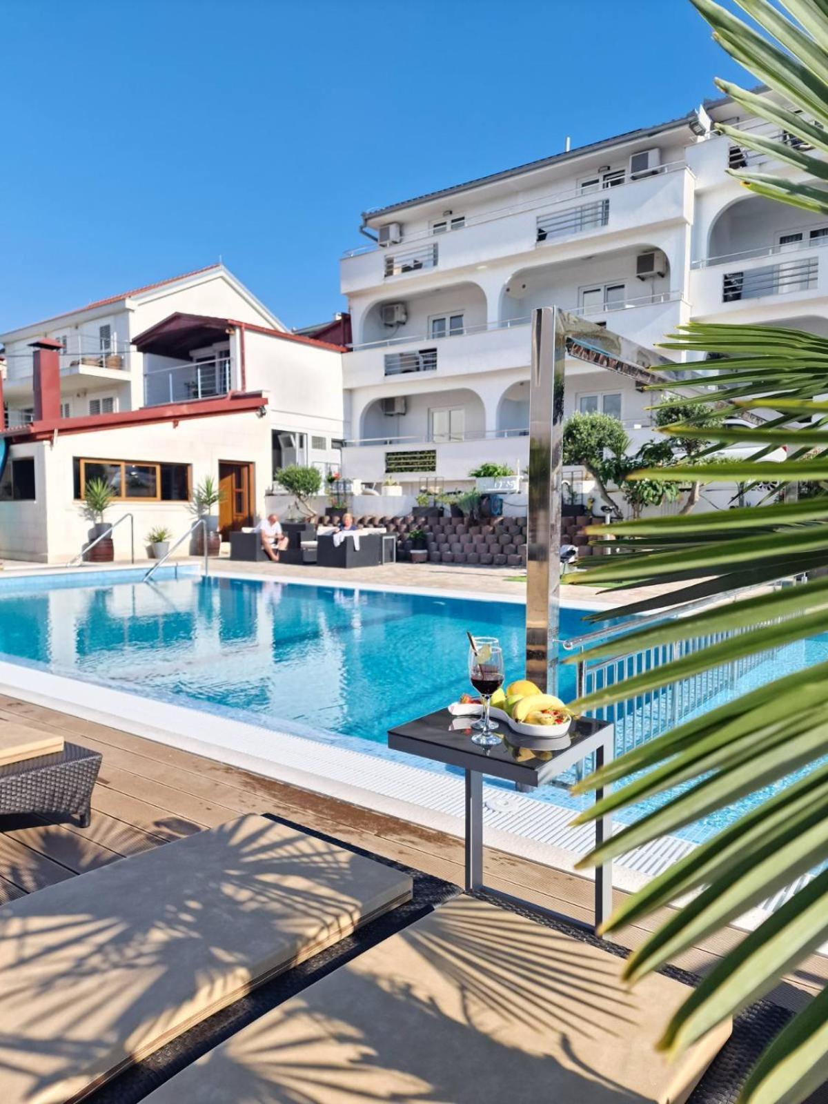 Luxury Apartments Silva With Sea View Okrug Gornji Luaran gambar