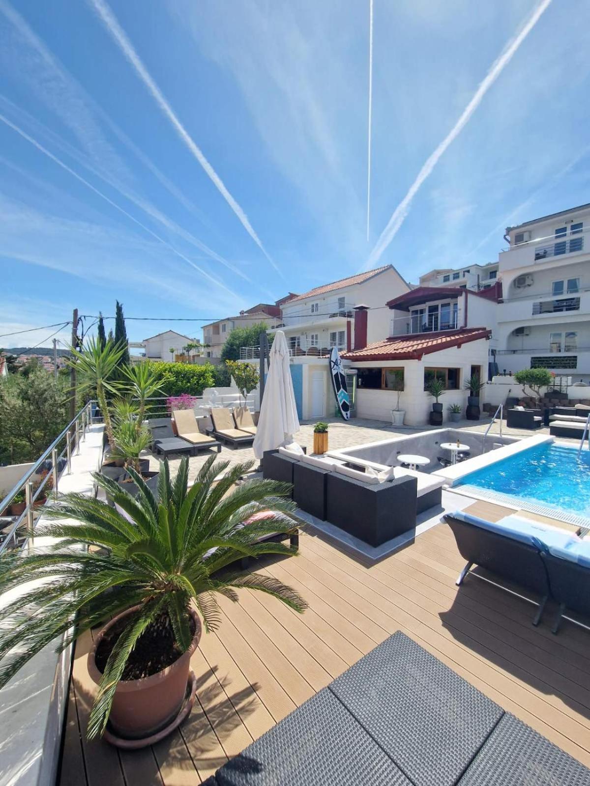Luxury Apartments Silva With Sea View Okrug Gornji Luaran gambar