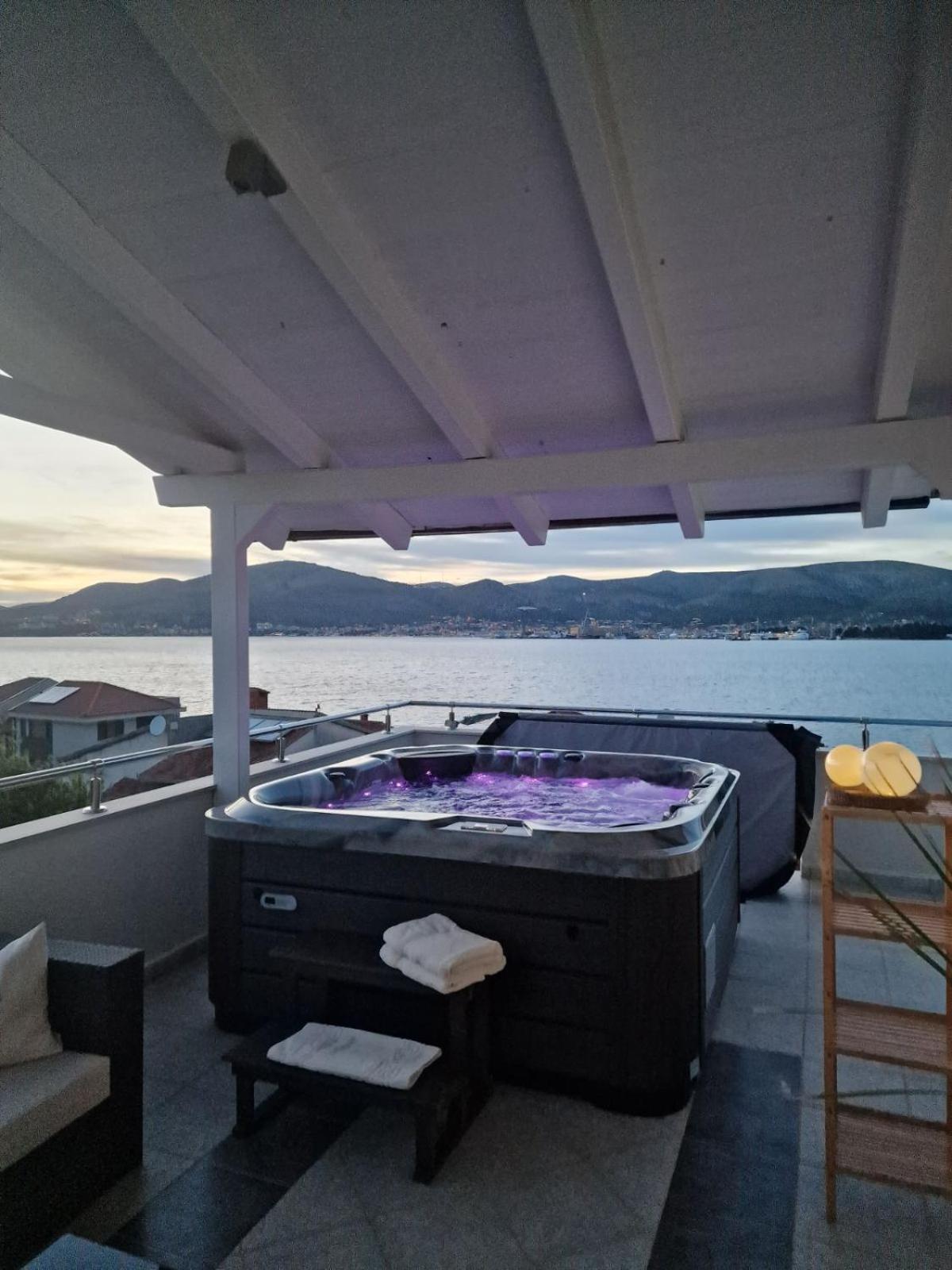 Luxury Apartments Silva With Sea View Okrug Gornji Luaran gambar