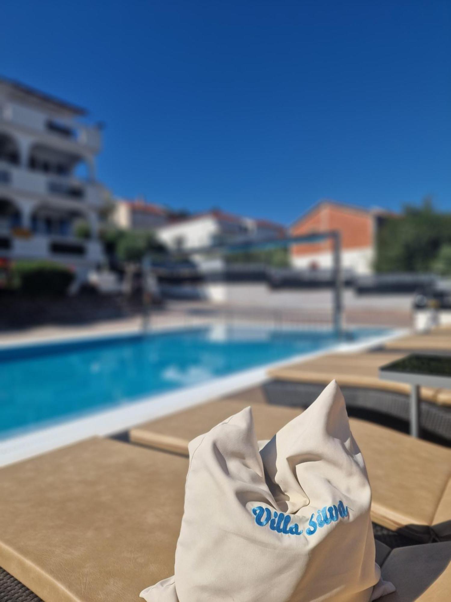 Luxury Apartments Silva With Sea View Okrug Gornji Luaran gambar