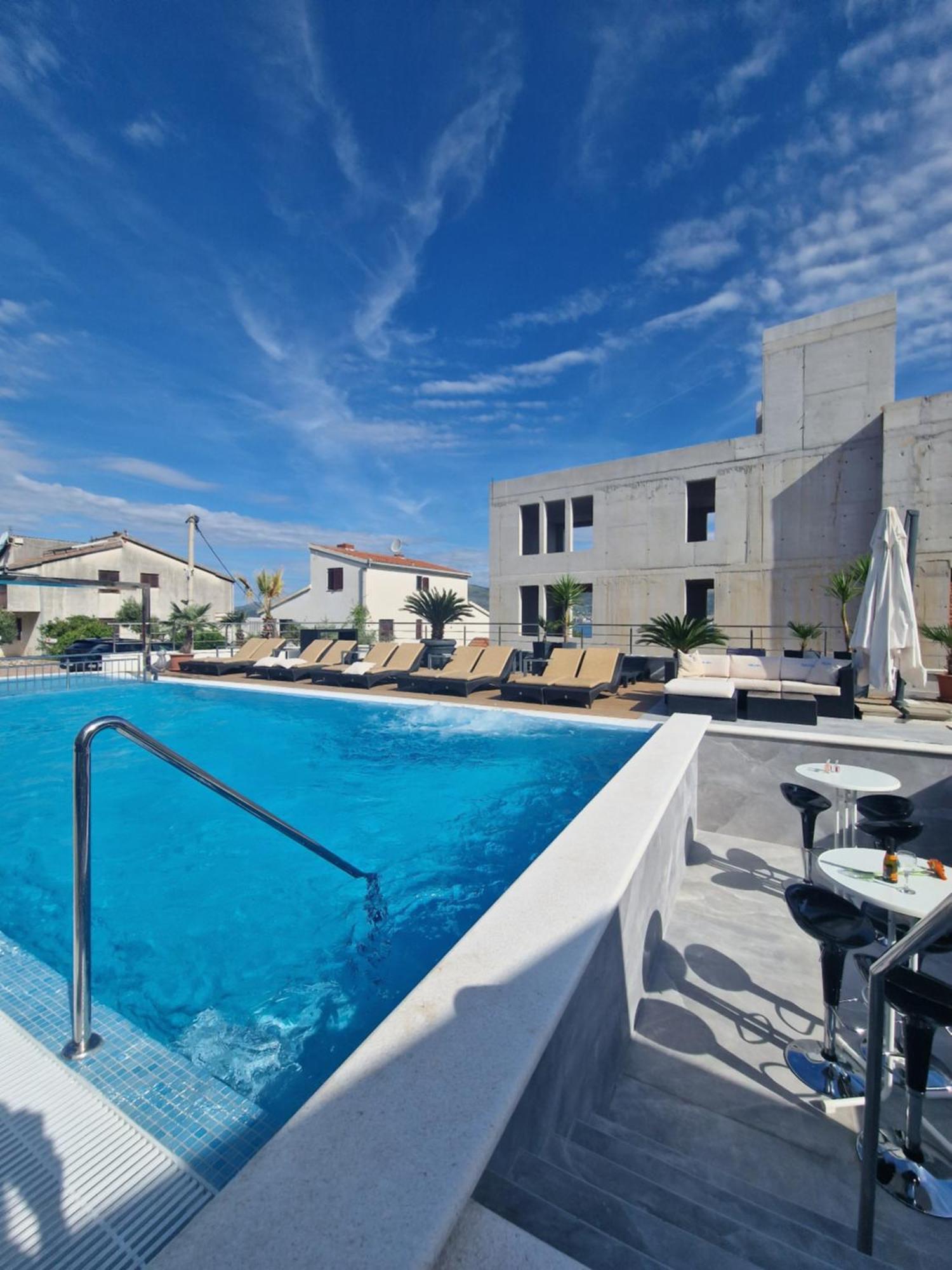 Luxury Apartments Silva With Sea View Okrug Gornji Luaran gambar