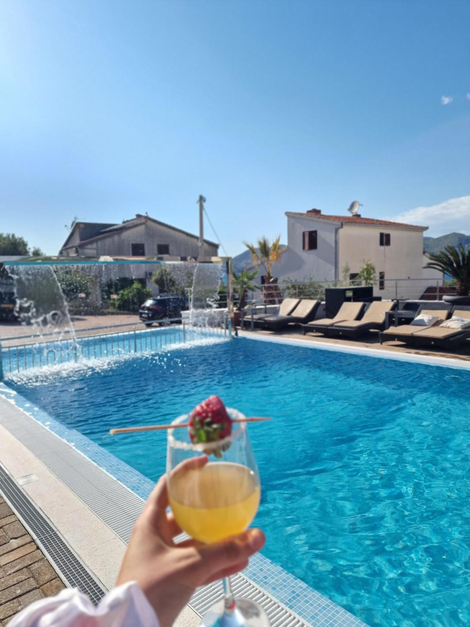 Luxury Apartments Silva With Sea View Okrug Gornji Luaran gambar