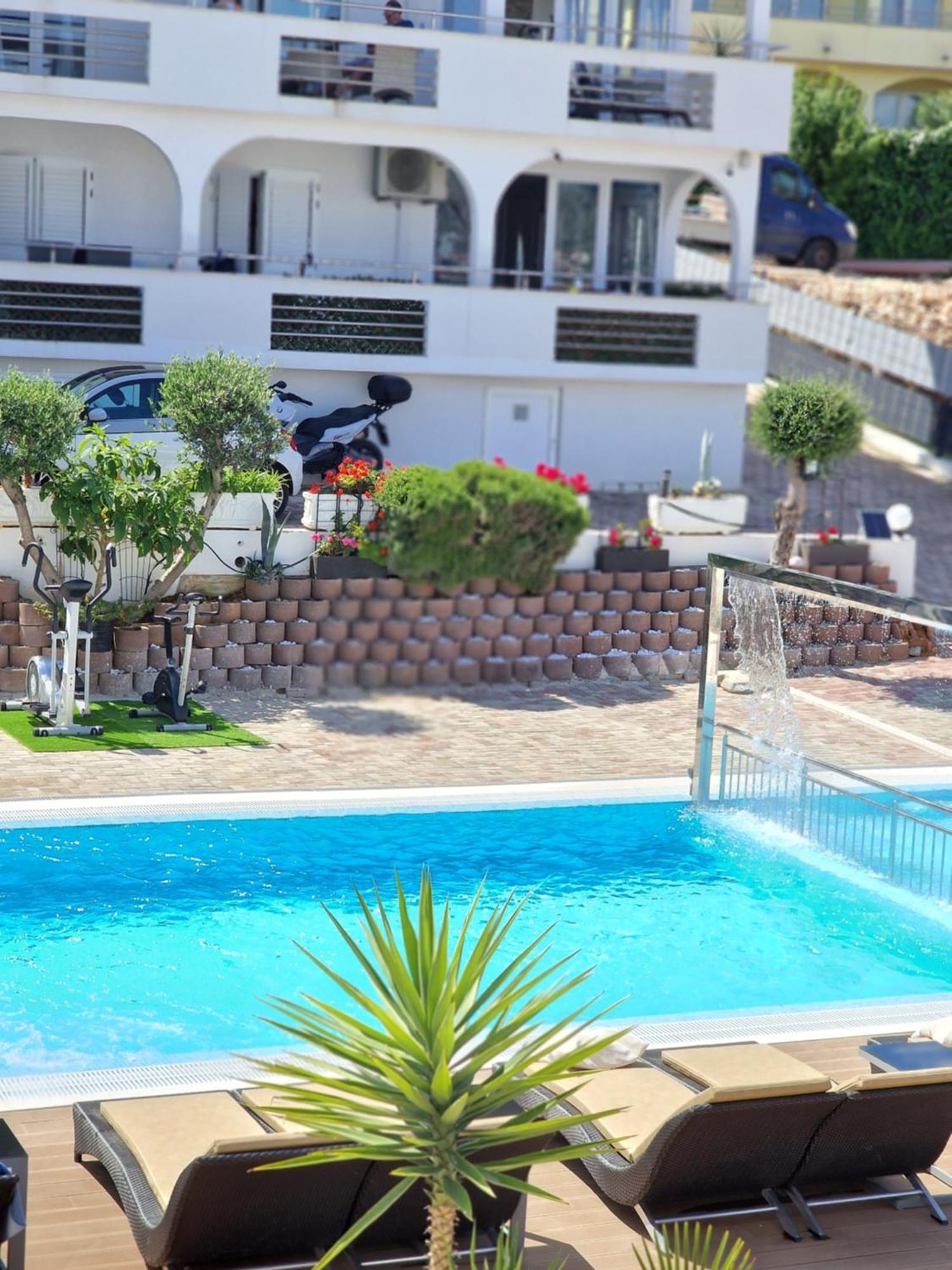 Luxury Apartments Silva With Sea View Okrug Gornji Luaran gambar