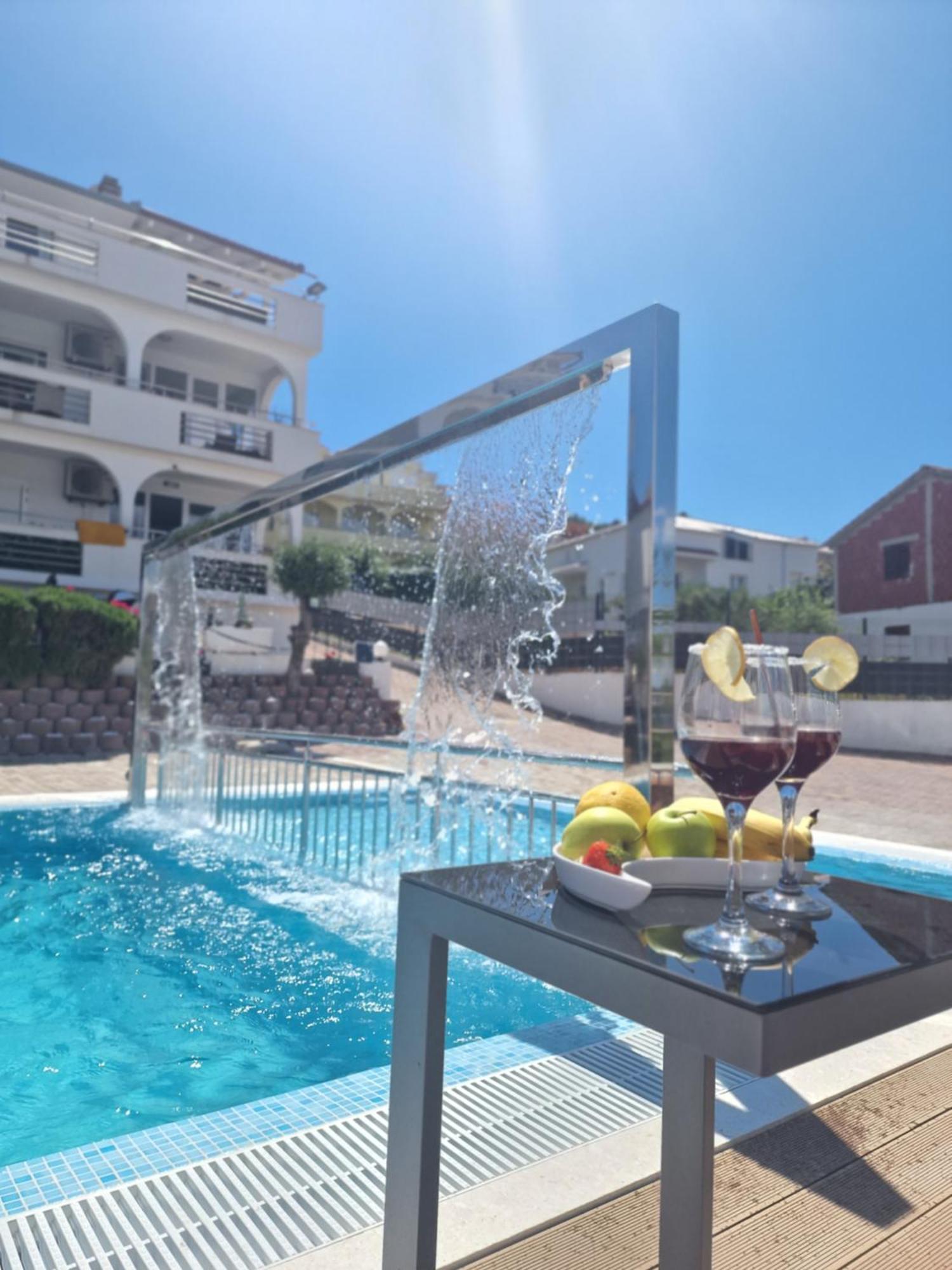 Luxury Apartments Silva With Sea View Okrug Gornji Luaran gambar