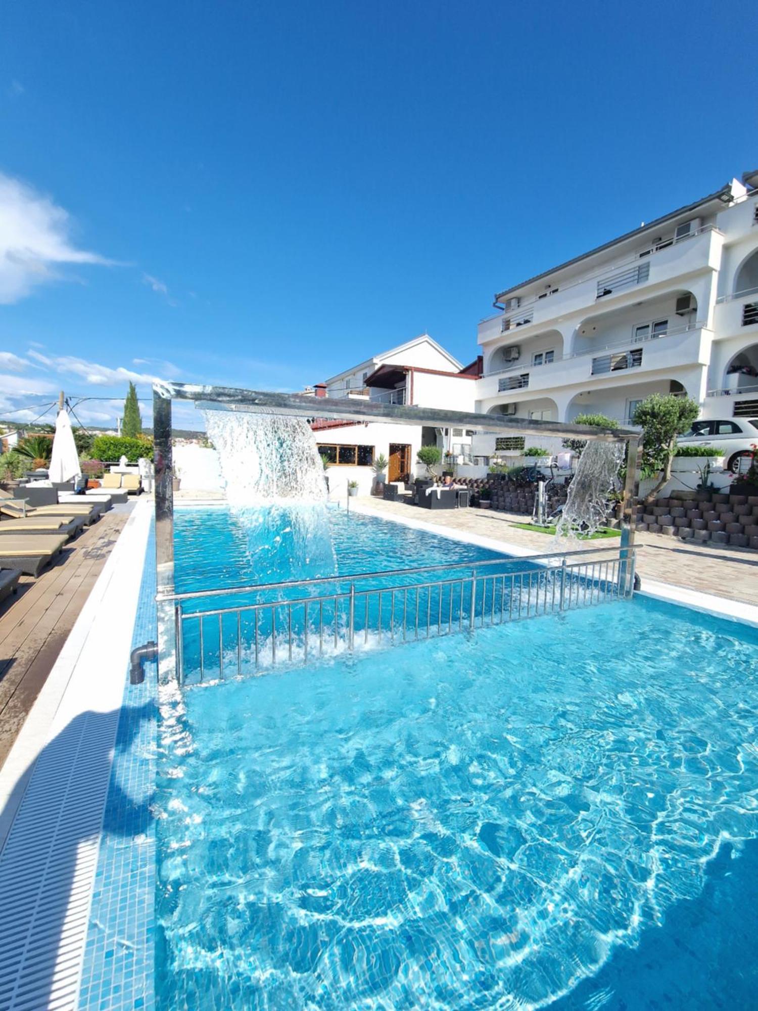 Luxury Apartments Silva With Sea View Okrug Gornji Luaran gambar