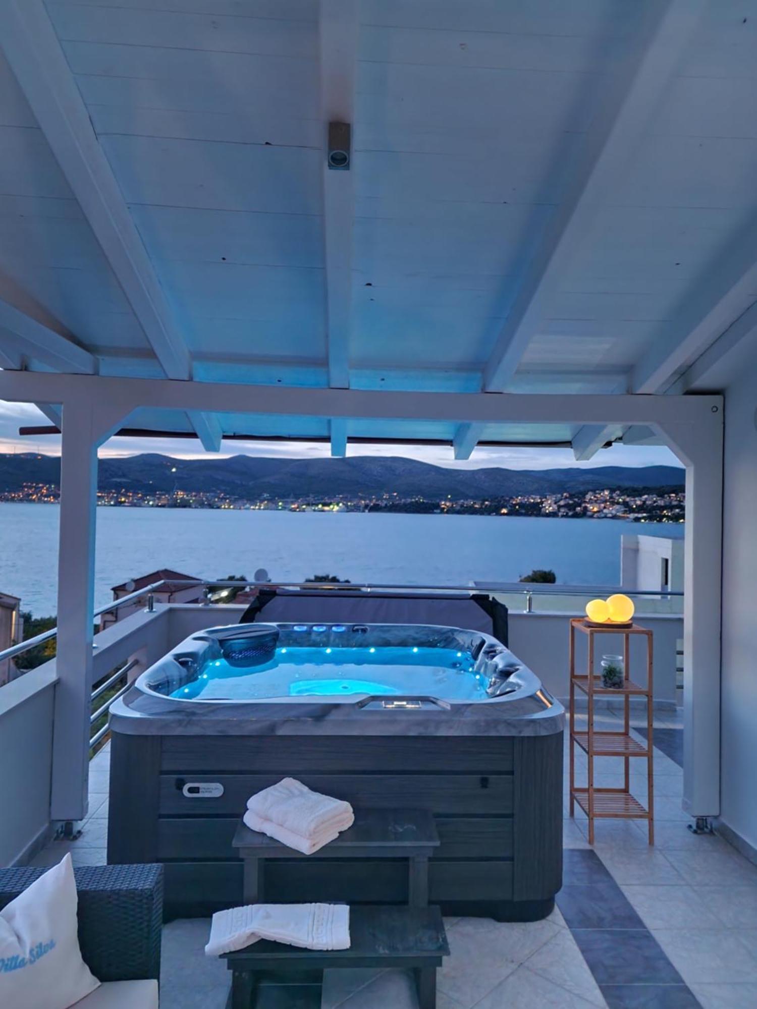 Luxury Apartments Silva With Sea View Okrug Gornji Luaran gambar