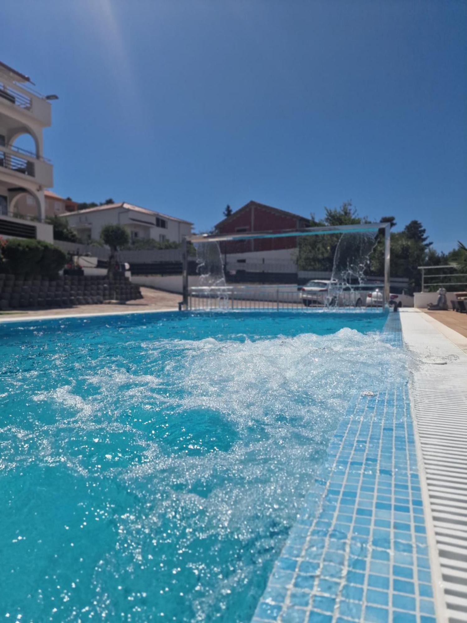 Luxury Apartments Silva With Sea View Okrug Gornji Luaran gambar