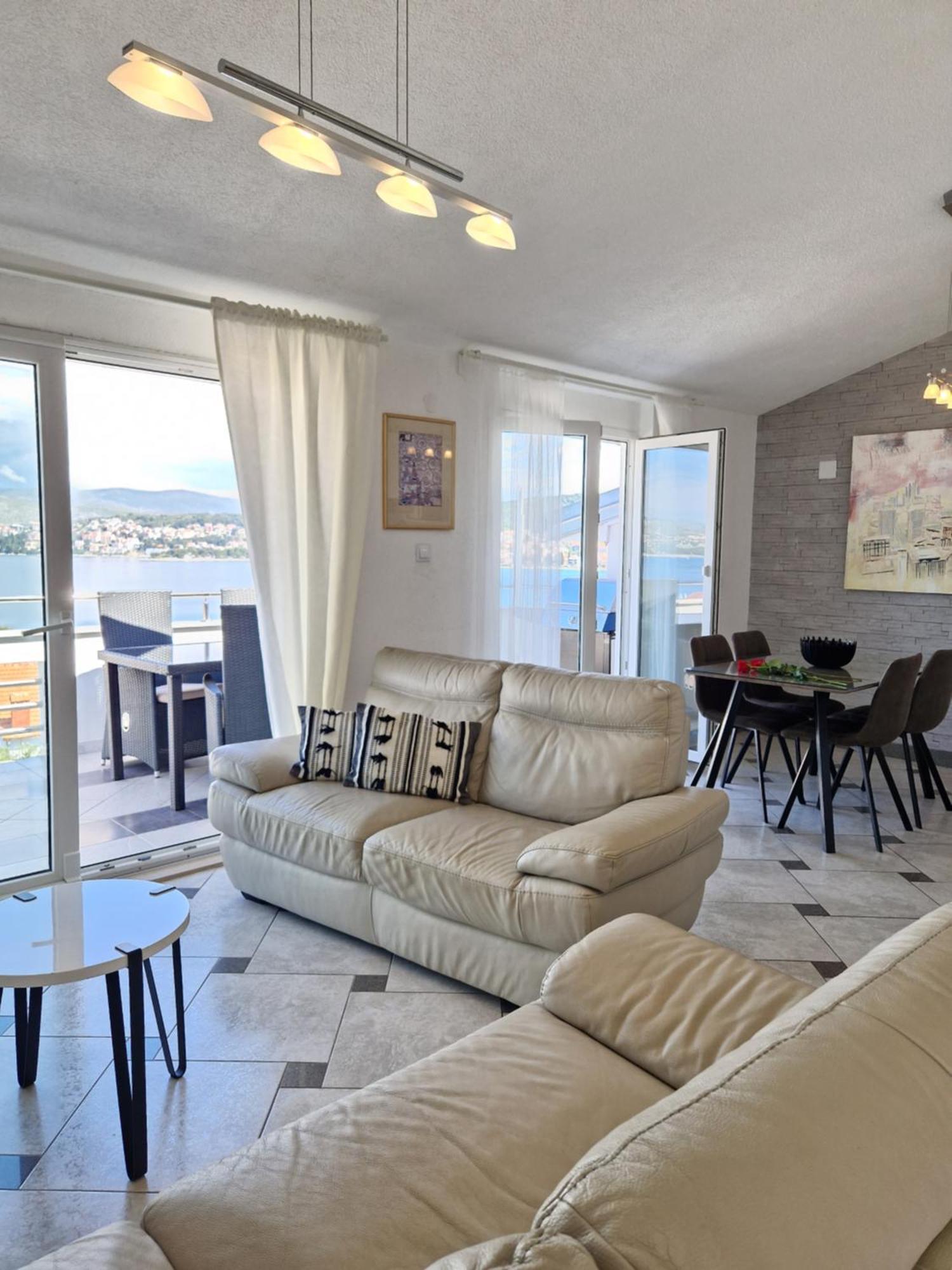 Luxury Apartments Silva With Sea View Okrug Gornji Bilik gambar