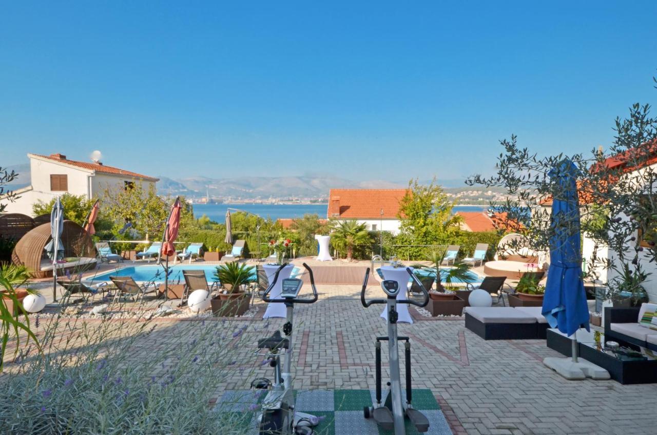 Luxury Apartments Silva With Sea View Okrug Gornji Luaran gambar
