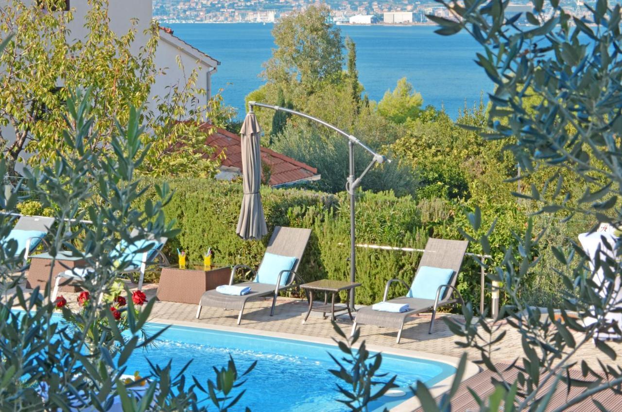 Luxury Apartments Silva With Sea View Okrug Gornji Luaran gambar