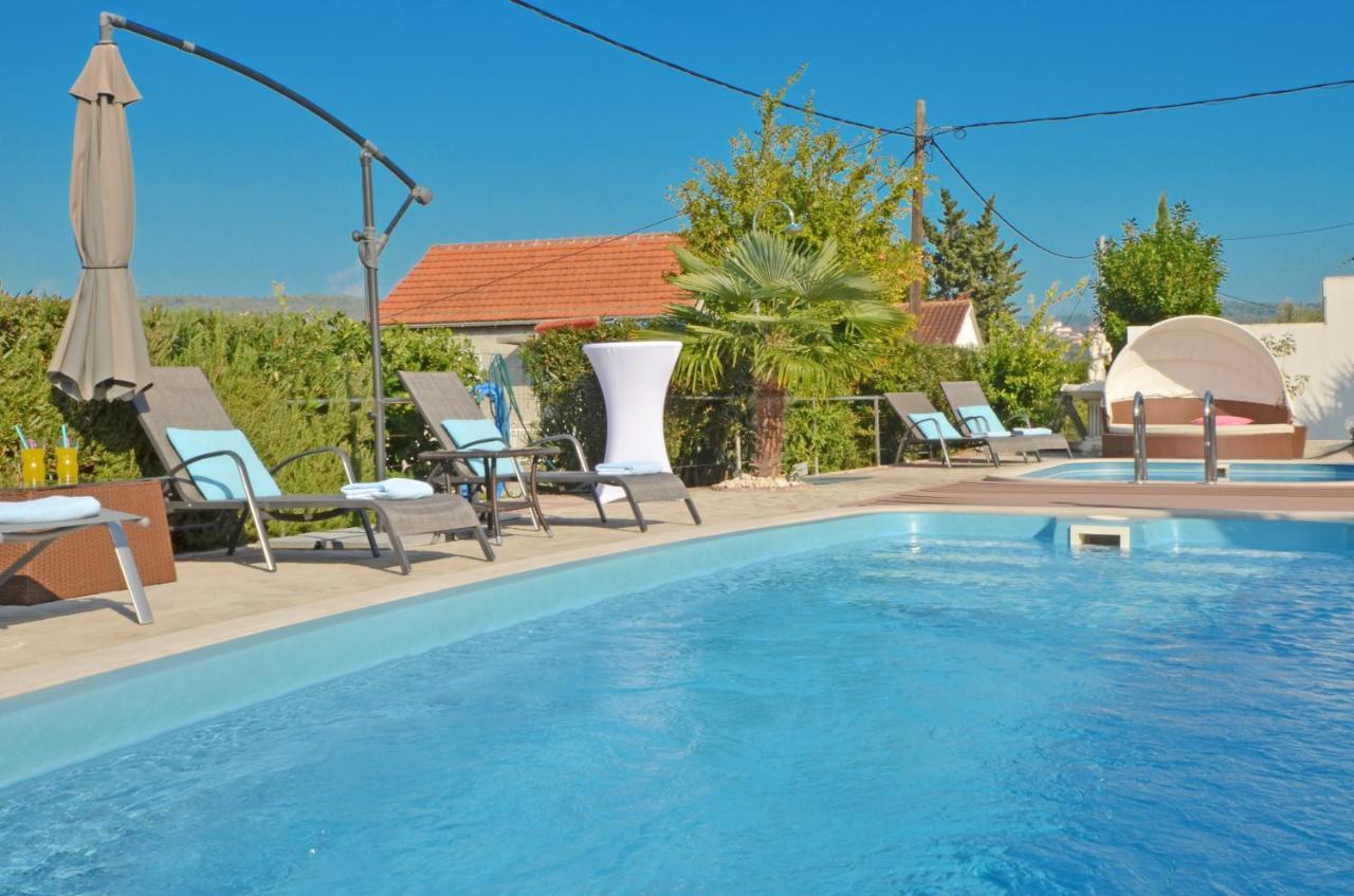 Luxury Apartments Silva With Sea View Okrug Gornji Luaran gambar